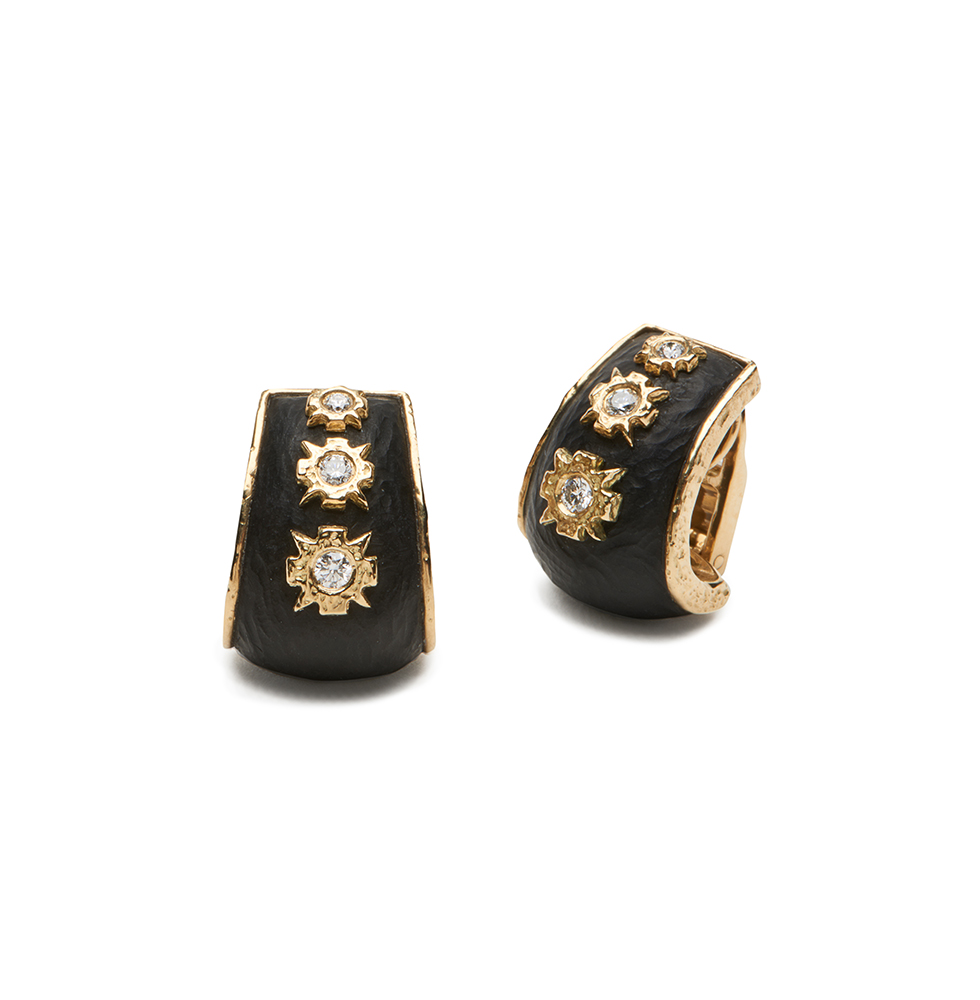 Small "Diez" Loop Earrings in Jet & Diamond