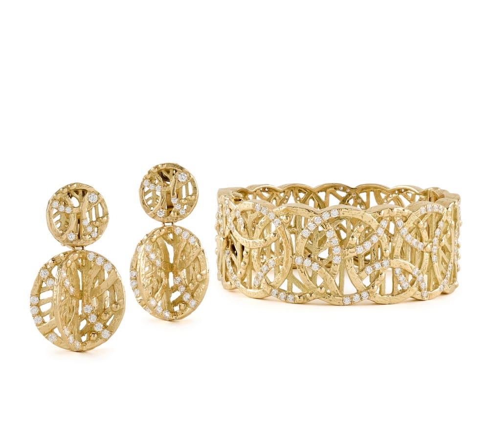 "Vanderbilt" Bangles E-1463-17409_B-1208-17397,_Diamond_“Vanderbilt”_Short_Dangle_Earrings_Diamond_“Vanderbilt”_Bangle2.jpg