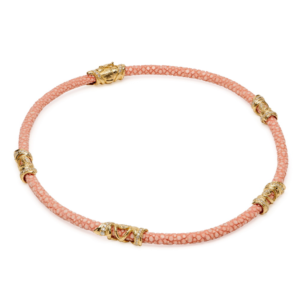 5mm "Sensual Pink" Stingray "Foglie" Necklace with Diamonds