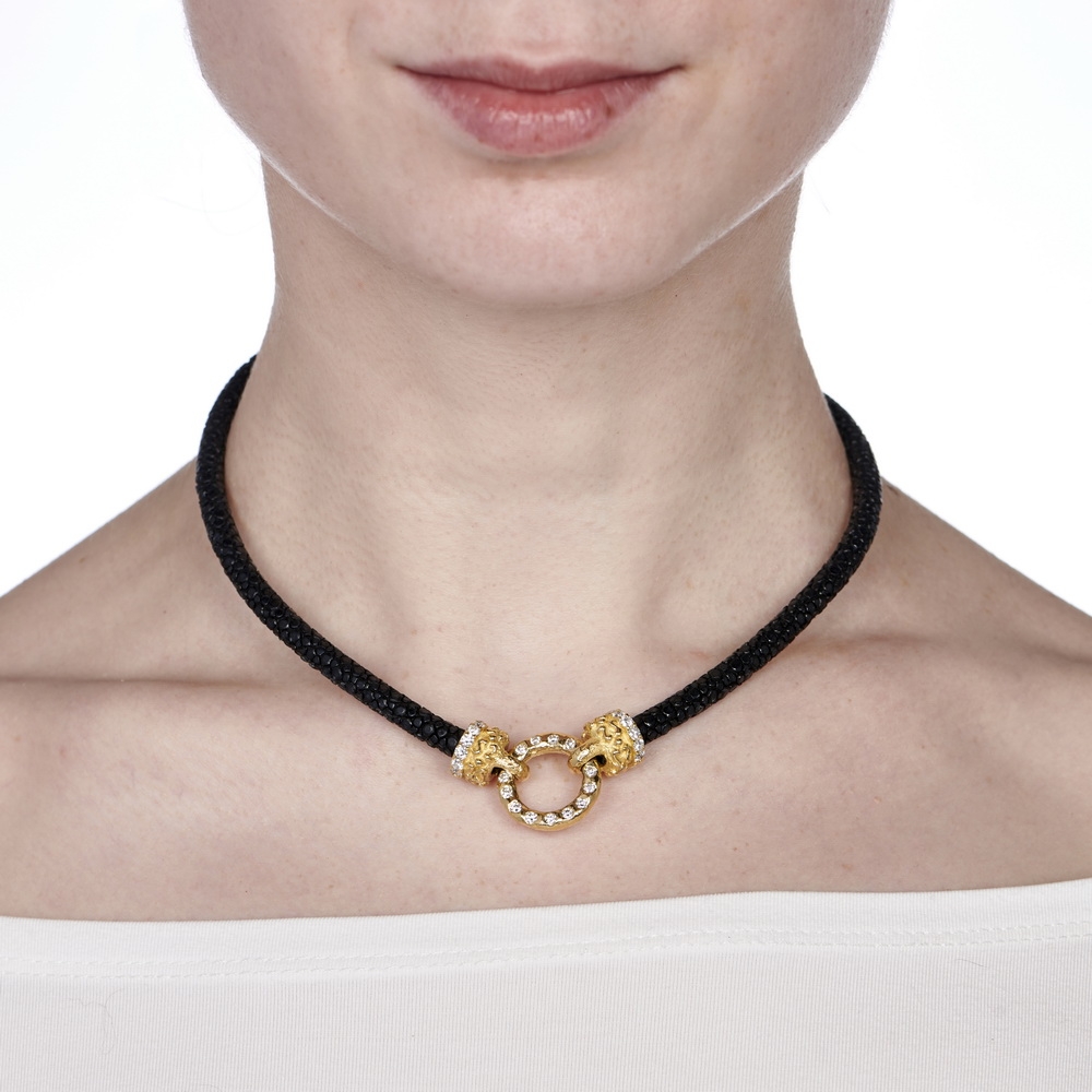 "Noir" Stingray Necklace with One Large Diamond Circle N-2233-16189_on_model.jpg