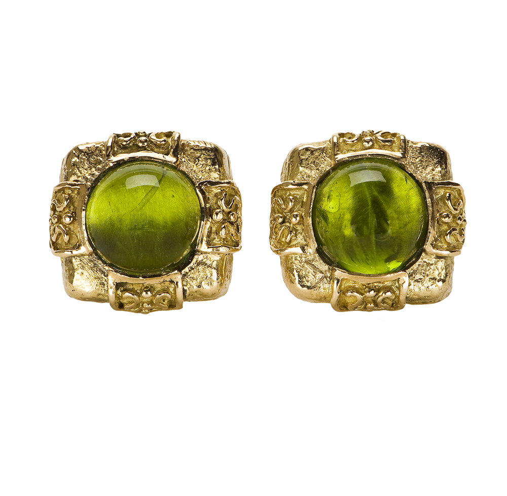 "Laura's Epaulet" Earrings in Cabochon Peridot